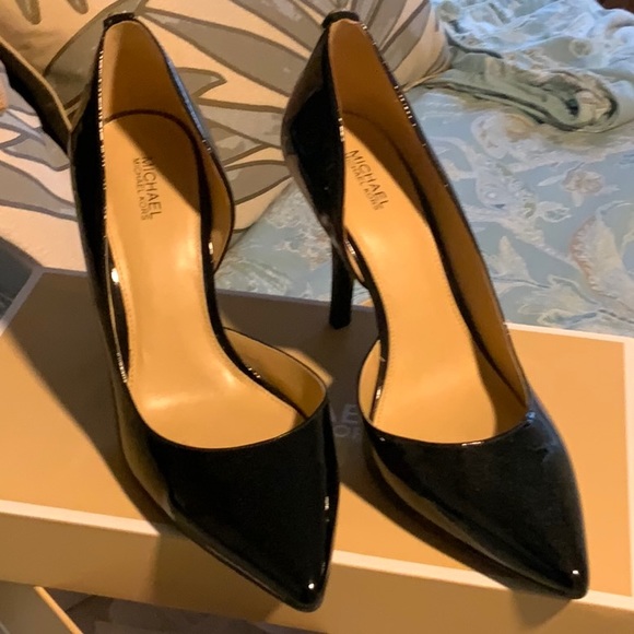 Pumps - Picture 2 of 2